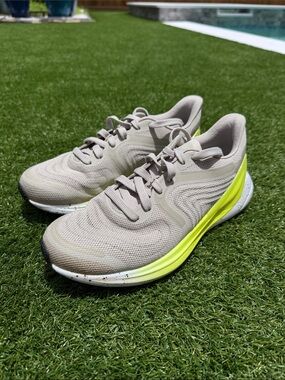 Lululemon Bliss Feel sneakers